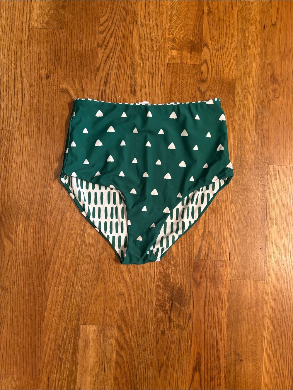 Coral Reef Green Triangle-Print Bikini Bottoms